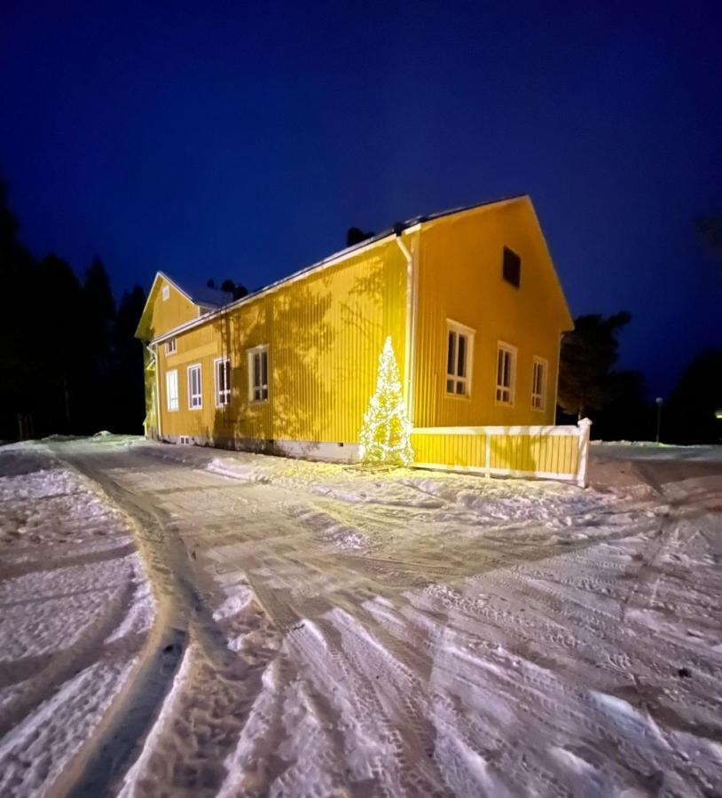 Kuukkeli Ivalo Airport Inn ภายนอก รูปภาพ