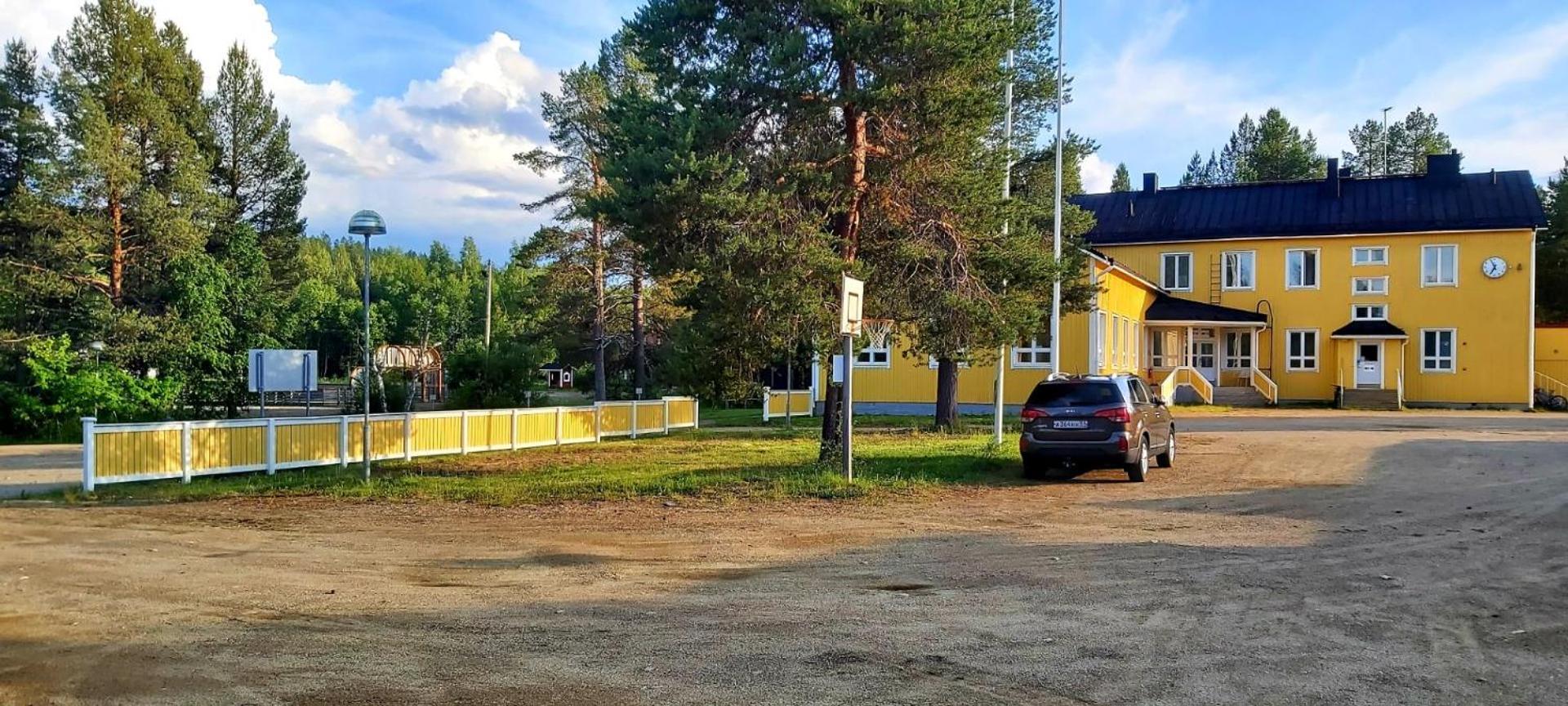 Kuukkeli Ivalo Airport Inn ภายนอก รูปภาพ